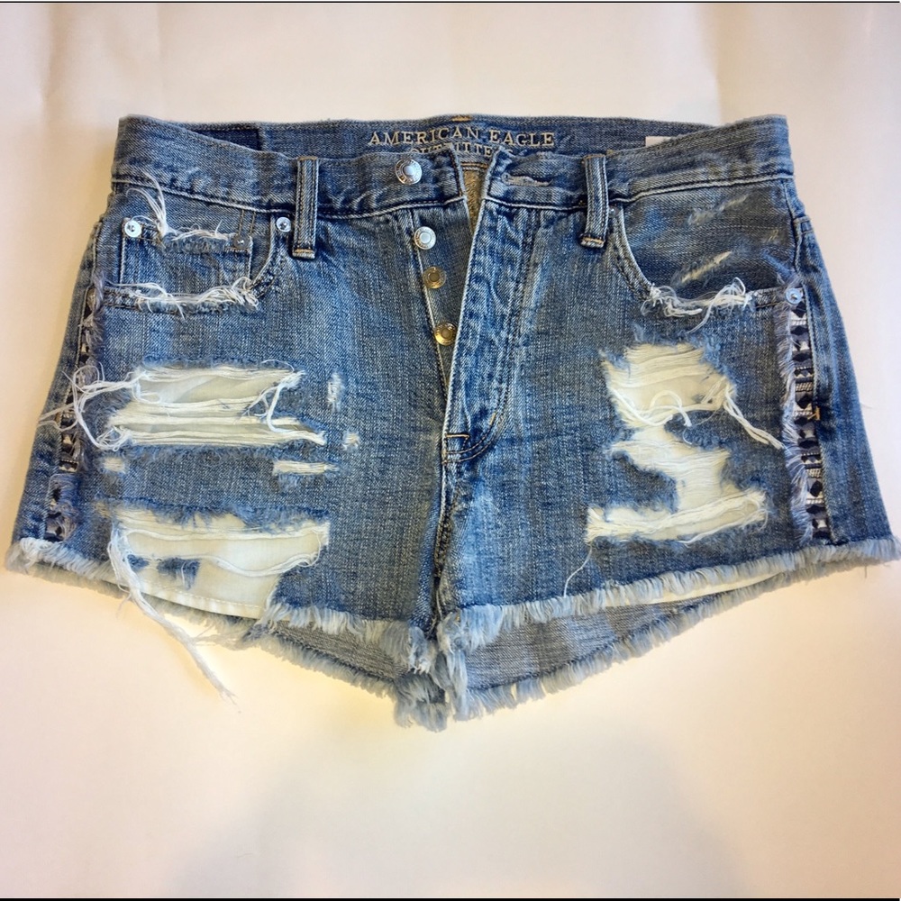 American Eagle High Rise Festival Shorts